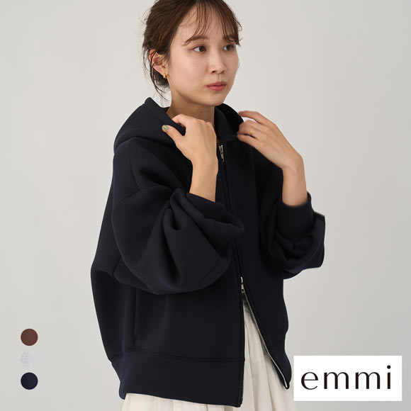 エミ emmiロゴジップアップダンボールフーディ emmi atelier