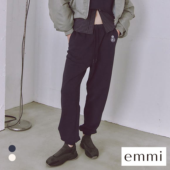 エミ エンブレムロゴスウェットパンツ emmi | SHIROHATO(白鳩)