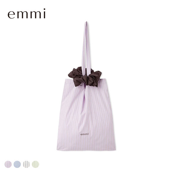 エミ ONLINE限定カラーあり シュシュ付きemmiロゴトートバッグ emmi