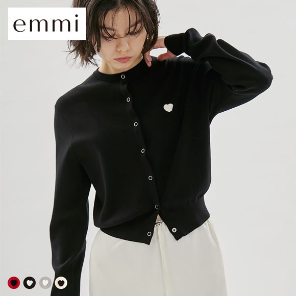 【新品タグ付き】 emmi フロントジップ ニットカーディガン ブラック エミ 新品タグ付き】 emmi フロントジップ ニットカーディガン ブラック