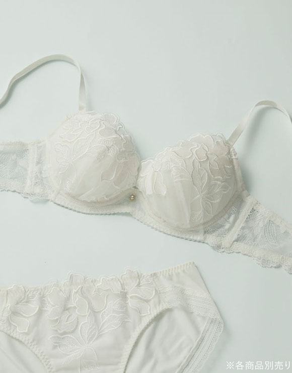 ウンナナクール ベロアのレースが特別感を演出 クリスマス ショーツ une nana cool