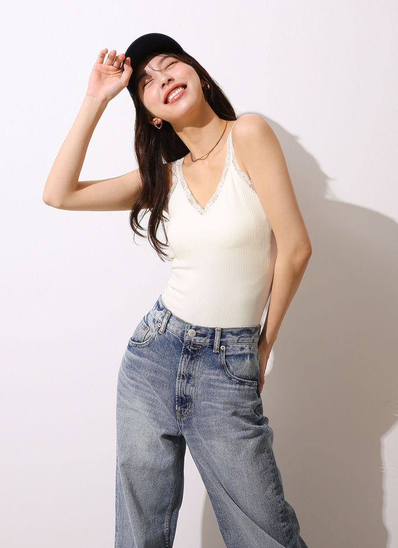 真夏に取り入れたい大人女子の肌見せコーデ