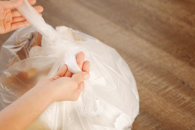 ブラジャーの正しい捨て方と注意点