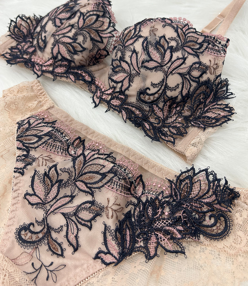 シネマモンシェルピジョン ティアムのピンクランジェリー