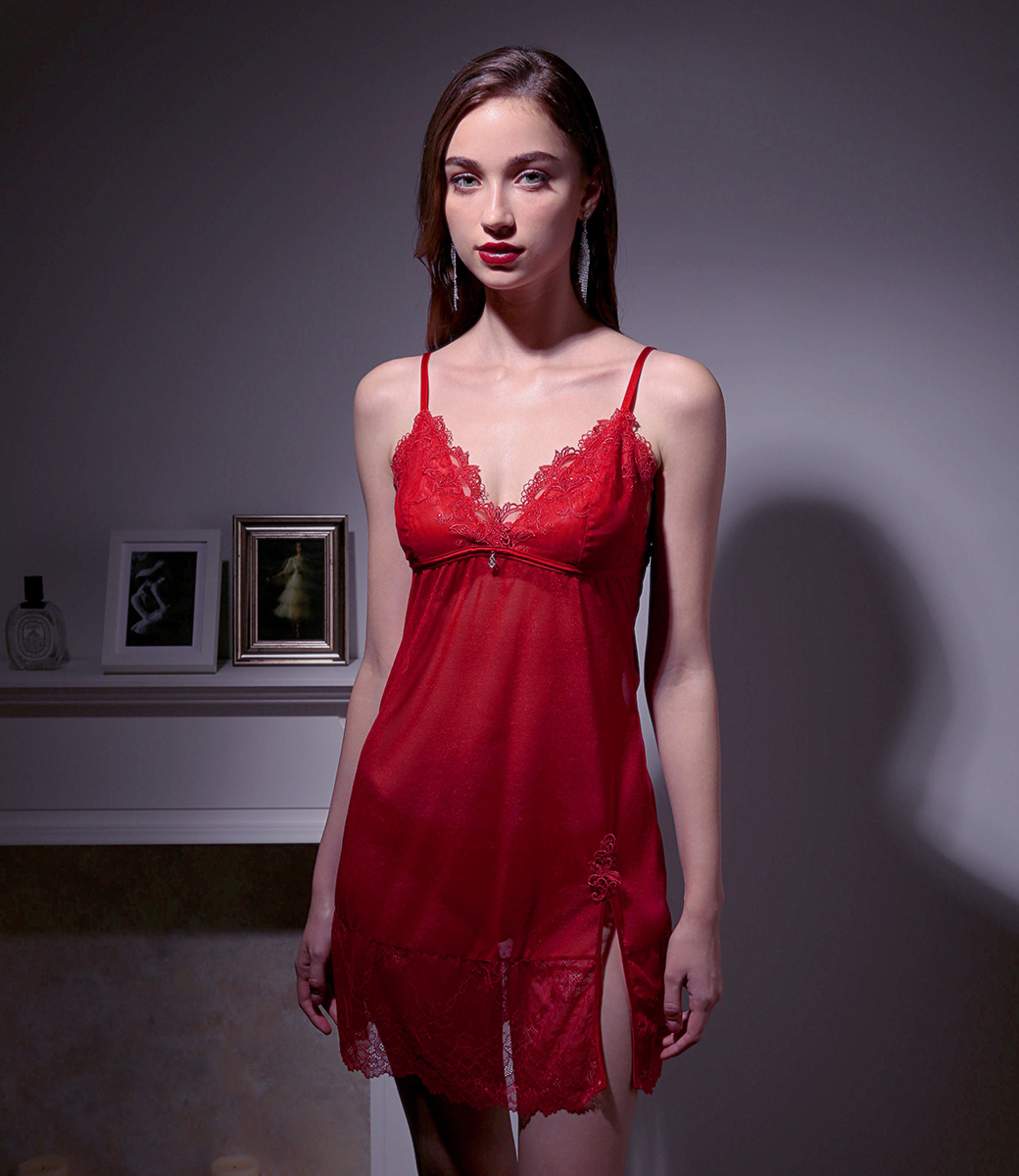 ヒミコ エスタシアーレのレッドランジェリー