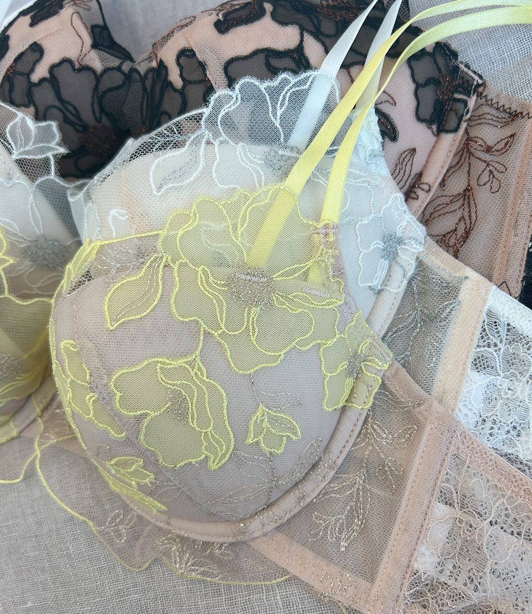 ラヴィアドゥ コクリコのホワイトランジェリー