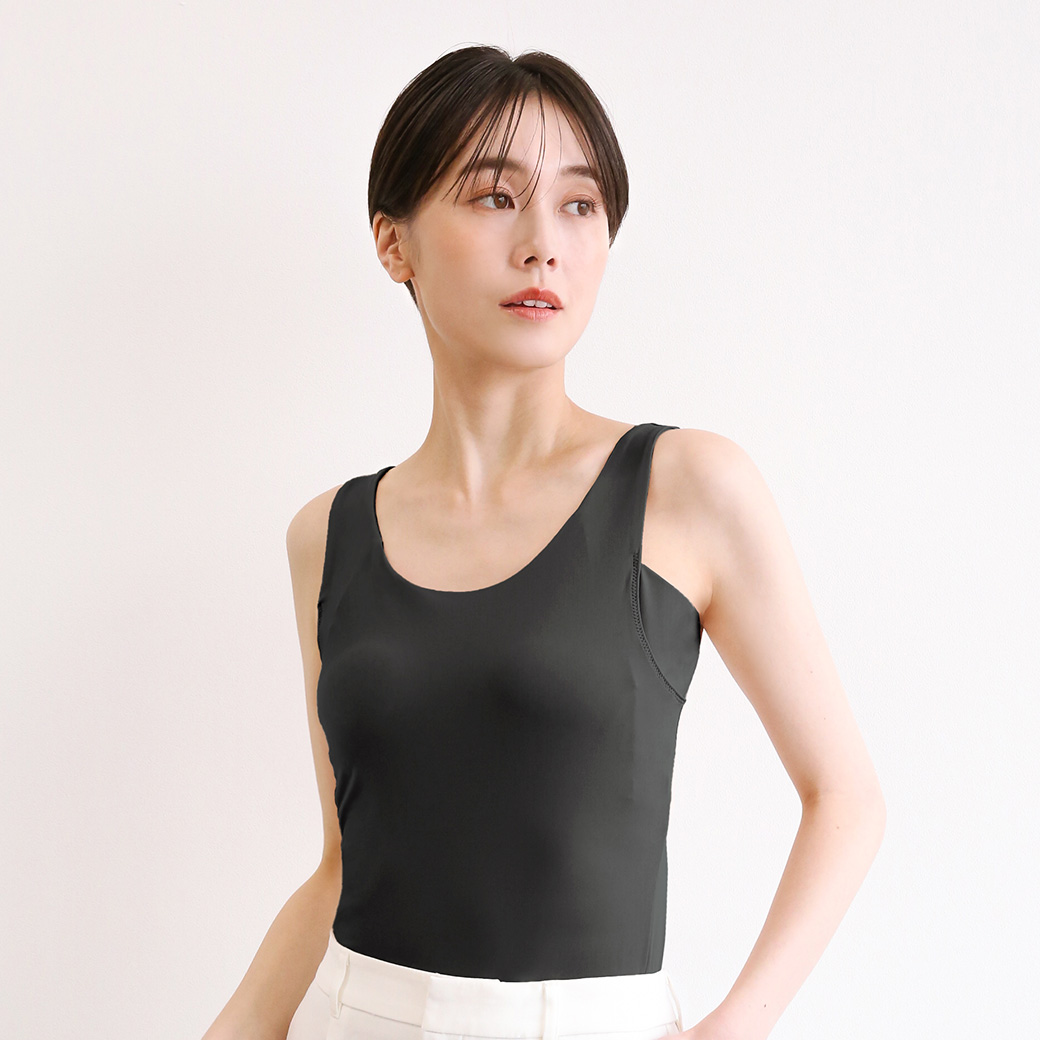 カップ付きタンクトップ