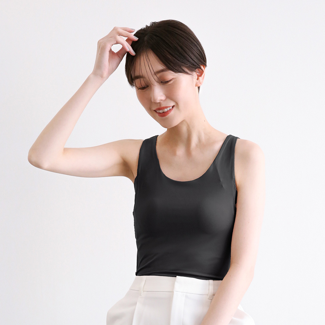 カップ付きタンクトップ