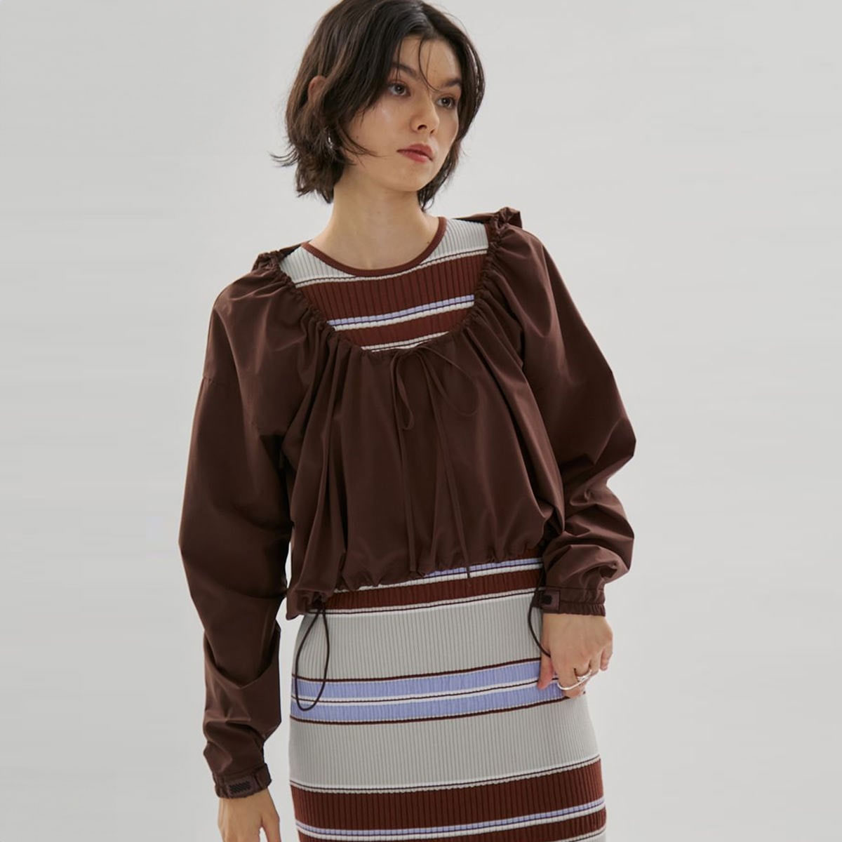 【emmi】ギャザーショートフーディー