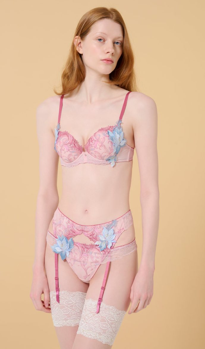 Winter Lily のモデルカット